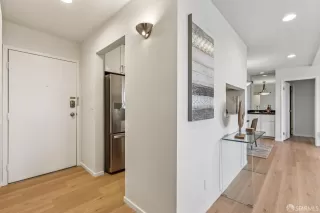 Photo #5: 426137549 Listing