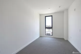 Photo #5: 426137596 Listing