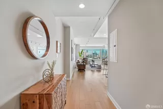 Photo #2: 426138055 Listing
