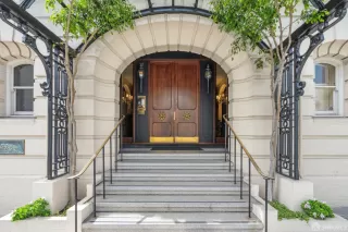Photo #3: 426138362 Listing