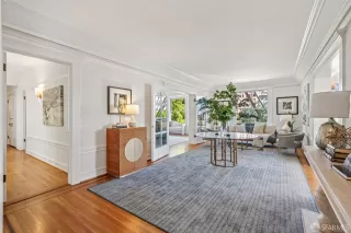 Photo #5: 426138362 Listing