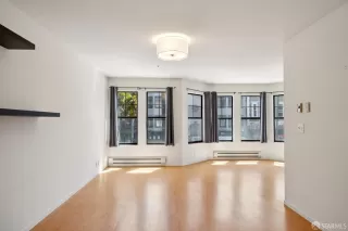 Photo #3: 426138578 Listing 