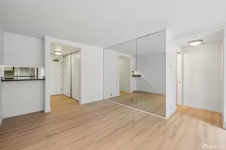 Photo #2: 426139086 Listing