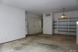Photo #4: 426139593 Listing