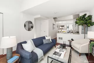 Photo #4: 426139816 Listing 