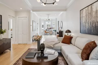 Photo #6: 426140078 Listing 