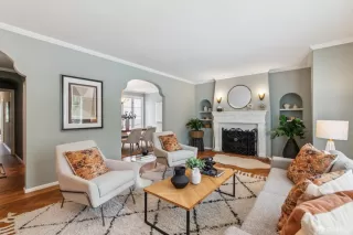 Photo #3: 426140132 Listing 