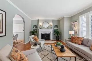 Photo #5: 426140132 Listing 