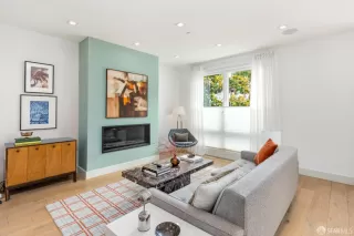 Photo #2: 426140381 Listing