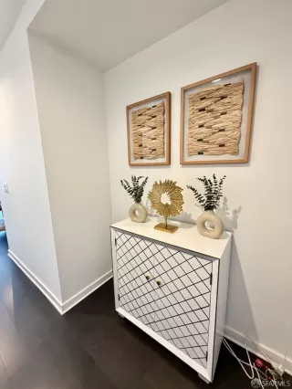 Photo #6: 426140607 Listing
