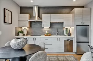 Photo #5: 426140731 Listing