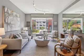 Photo #5: 426140932 Listing