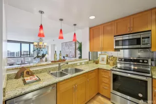 Photo #6: 426141278 Listing 