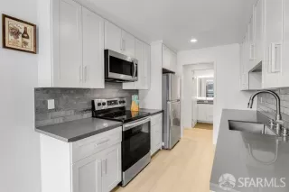 Photo #3: 426141511 Listing