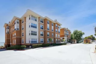 Photo #1: 426141604 Listing