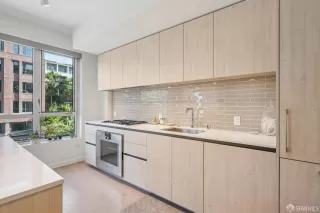 Photo #4: 426142500 Listing