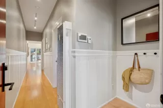 Photo #2: 426143569 Listing