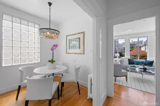 Photo #6: 426143694 Listing