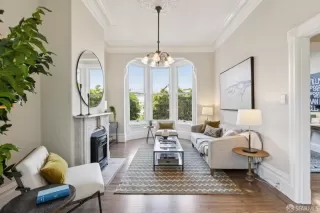 Photo #3: 426144266 Listing