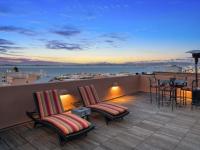Browse active condo listings in 2033 LEAVENWORTH STREET